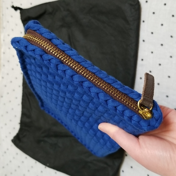 Rags2Riches handwoven blue clutch - Picture 2 of 7